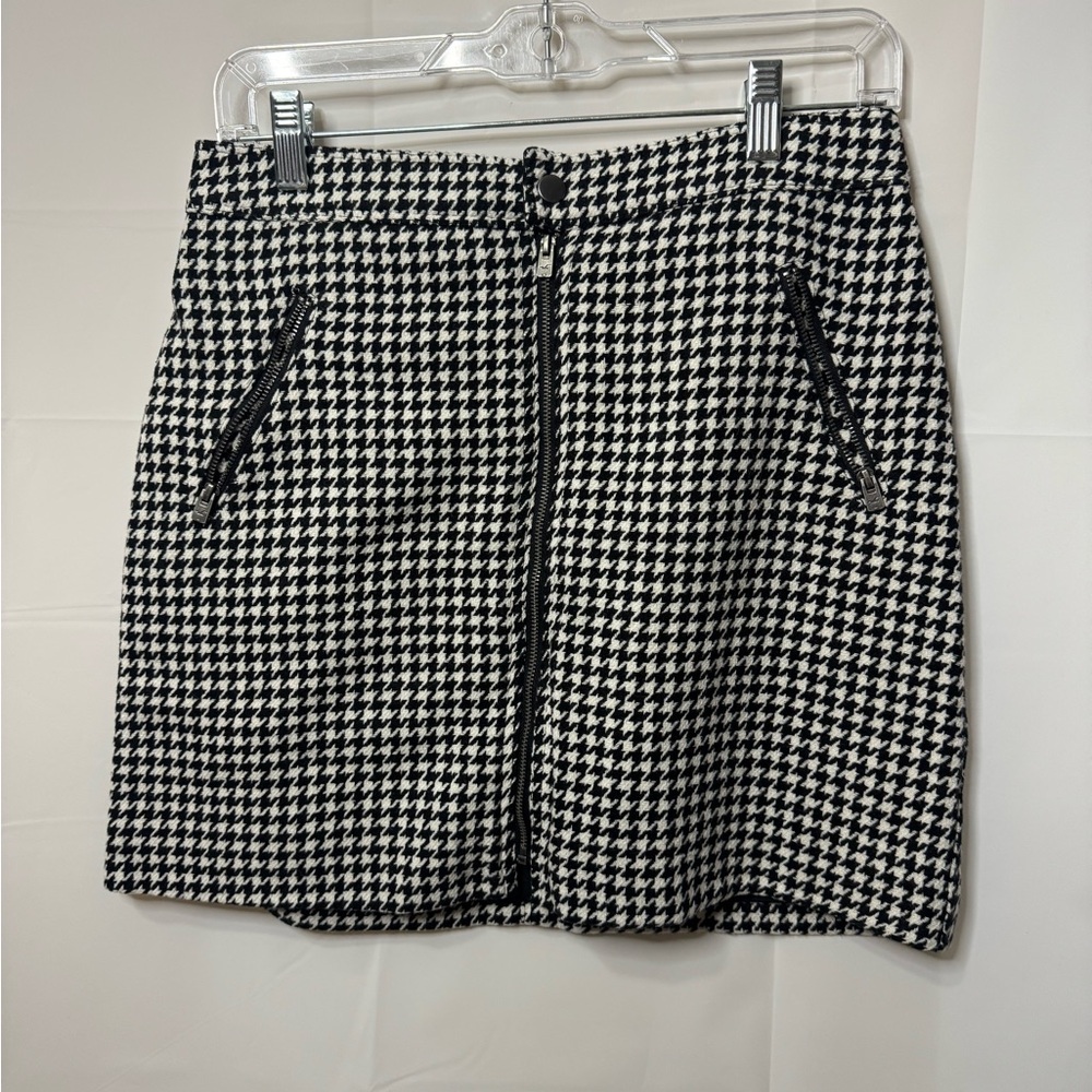 Hollister Black and White Houndstooth Mini Skirt